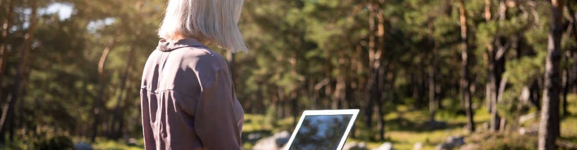 Nettisivut, Verkkosivut, IT-palveluita ja hyvinvointia. Nettisivut, hakukoneoptimointi, PC-tuki, henkinen hyvinvointi, valmennus ja koulutus, jäsenpalvelut, Digitaalinen turvaverkko pienyrittäjälle (Sarenia)